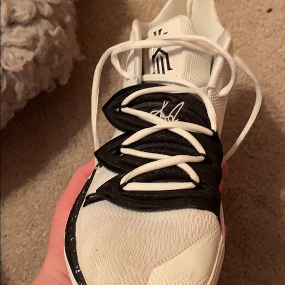 Men’s 8.5 kyrie tray 5 - Picture 8 of 9